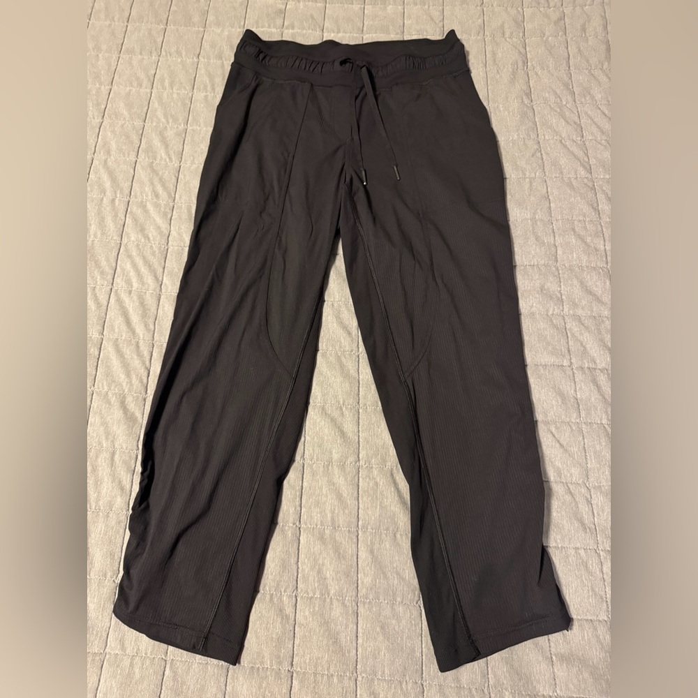 Lululemon - CROPPED Dance Studio Pants  - Size 8